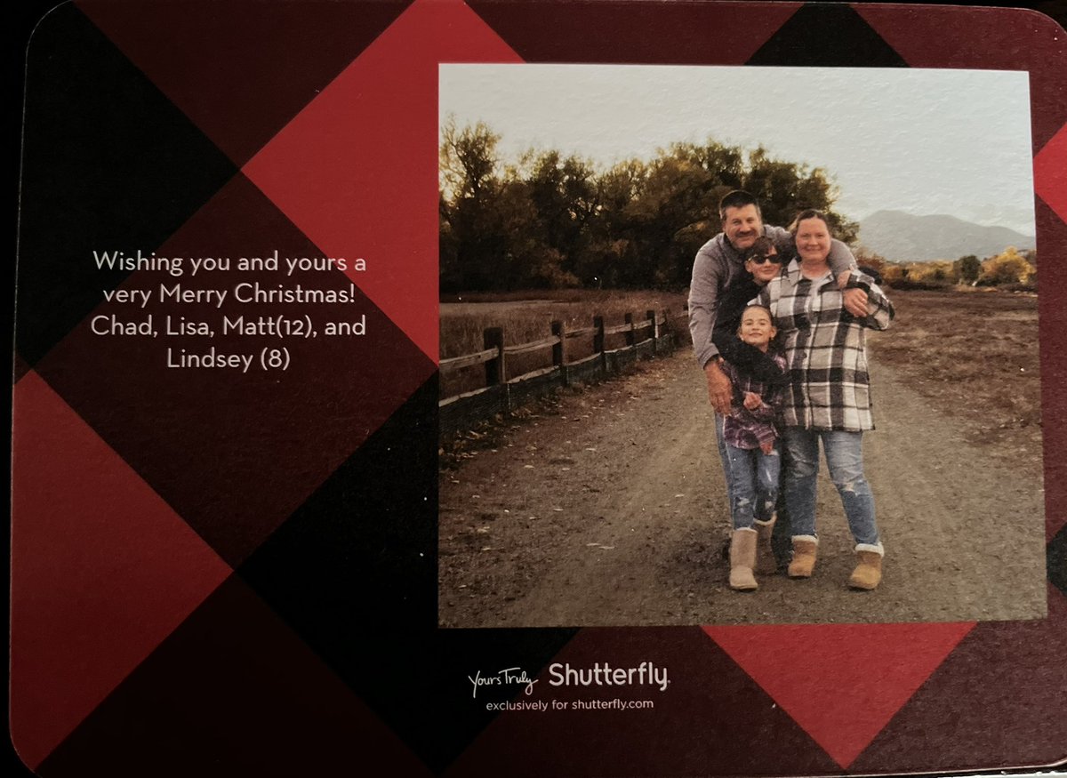 chencrew04's tweet photo. From the ChenCrew to you, we wish you a Merry Christmas! #chencrew #matthewchad #linzelaine #lisaandchad #family #christmas2022 #rememberthereasonfortheseason https://t.co/bbLEQmNWnE