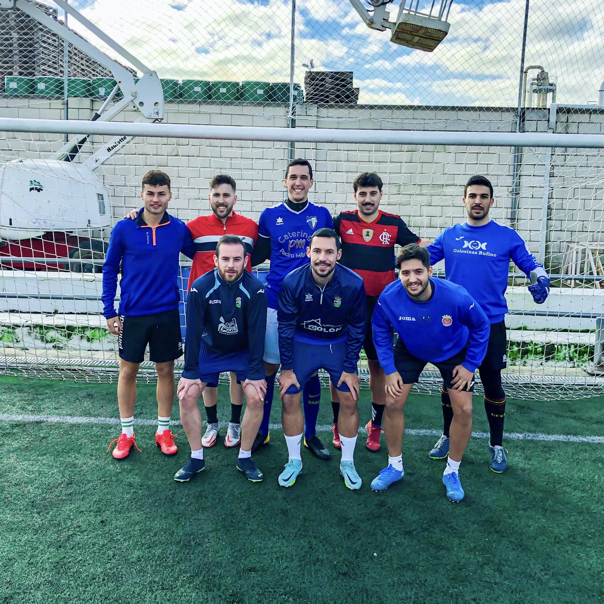 JosePA_16's tweet photo. Partido navideño de amigos 🎄⚽️.

Mucha clase aquí 🥂⬇️. https://t.co/2UQlViRtaN