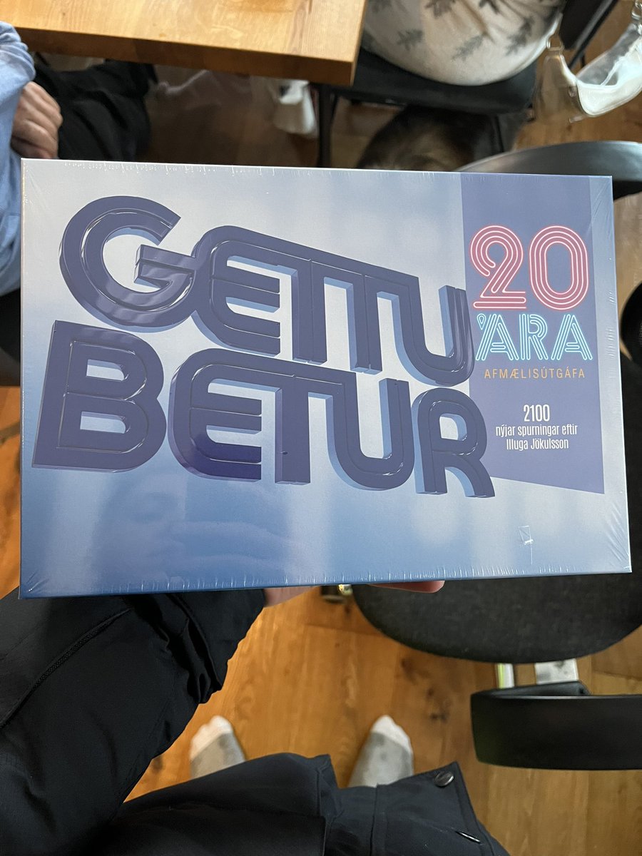 Gleypti möndluna, vann samt. Opnaði pakkann og vann mest viðeigandi spil ársins