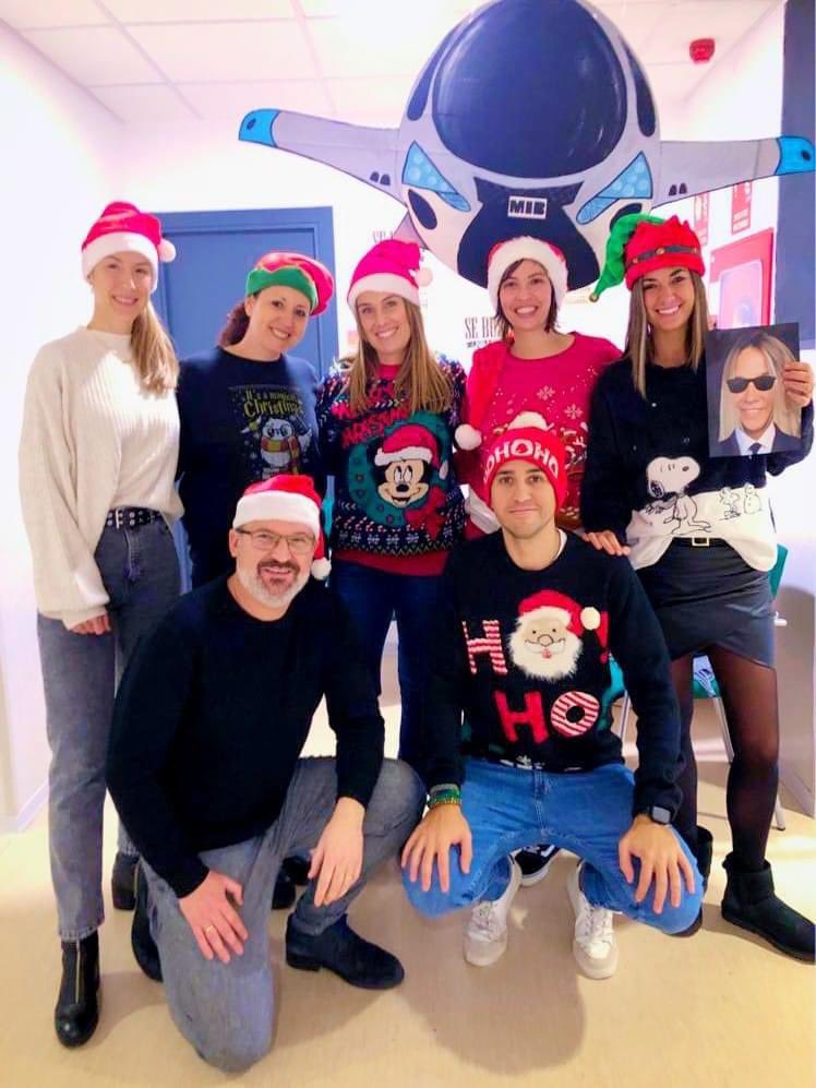¡¡¡El equipo de 5º de primaria os deseamos felices fiestas!!!🎅🏻🎄<a href="/alexHBST/">alexhbst</a> <a href="/fgonzalezrios15/">Félix González HBST</a> <a href="/pinxenxa/">VickyHBST</a> <a href="/noeliahbst/">noehbst</a> <a href="/mgnegueroles/">María Gª Negueroles</a> <a href="/HBST_Jana/">HBST_Jana</a>
