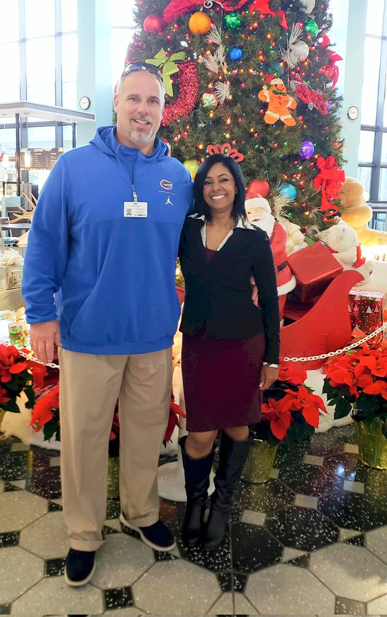 Roasty194's tweet photo. Always a #gatormom and we will always be #Gators first and foremost, THANK YOU @CoachDanMullen  @CoachHevesy and all the fans ❤

#mommawhite
#77
#greatwhitegator https://t.co/23yhns9w87