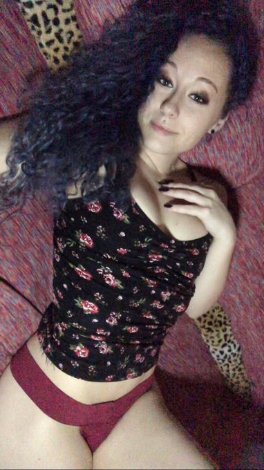 ZoeyTheHeaux’s pics and videos