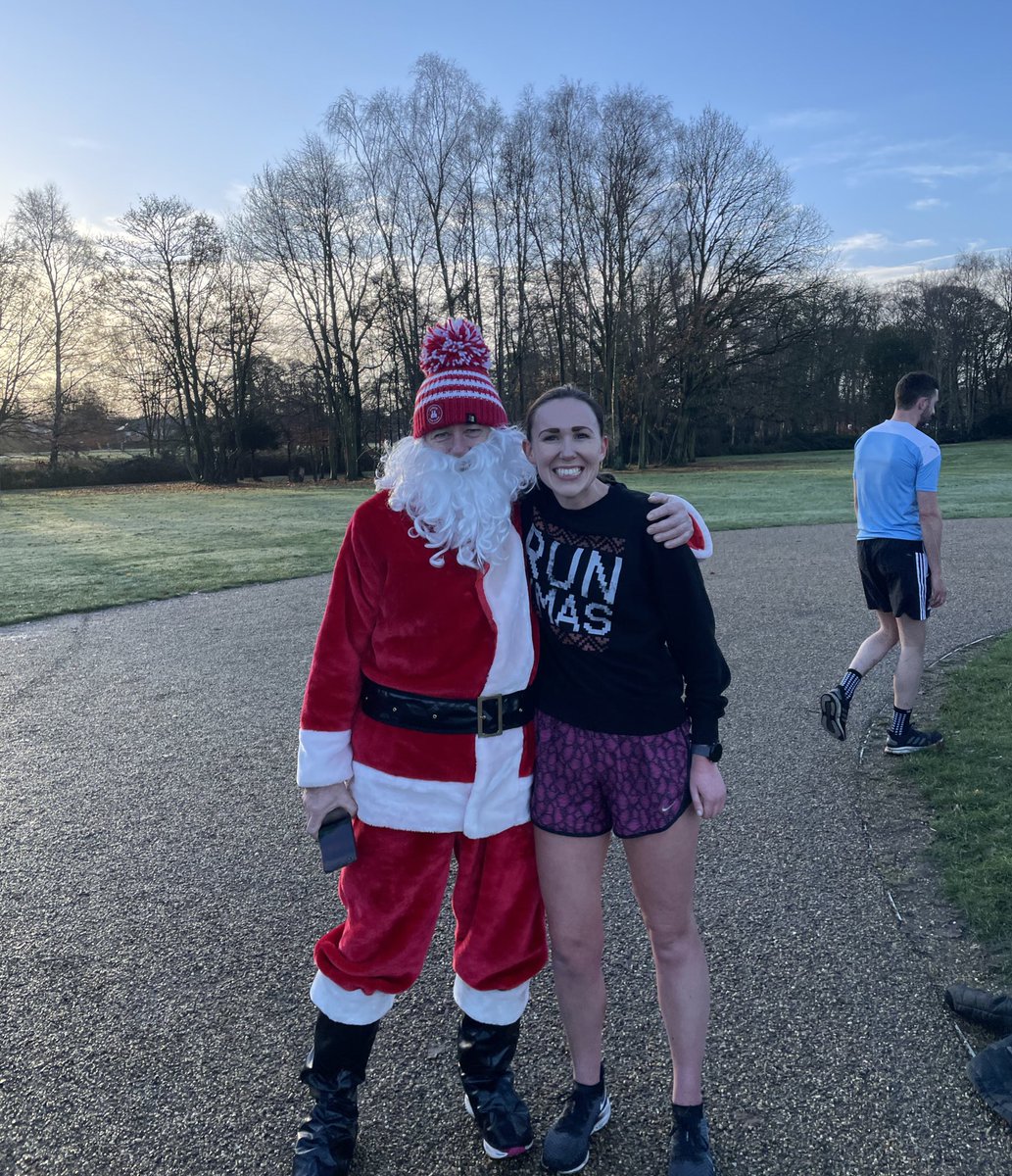 _AliceCarter_'s tweet photo. Santa squeezed in a Christmas Eve trip to Lincoln parkrun before a very busy evening ahead… 🎅🏻
#christmaseve #loveparkrun https://t.co/04IOiX2MaV