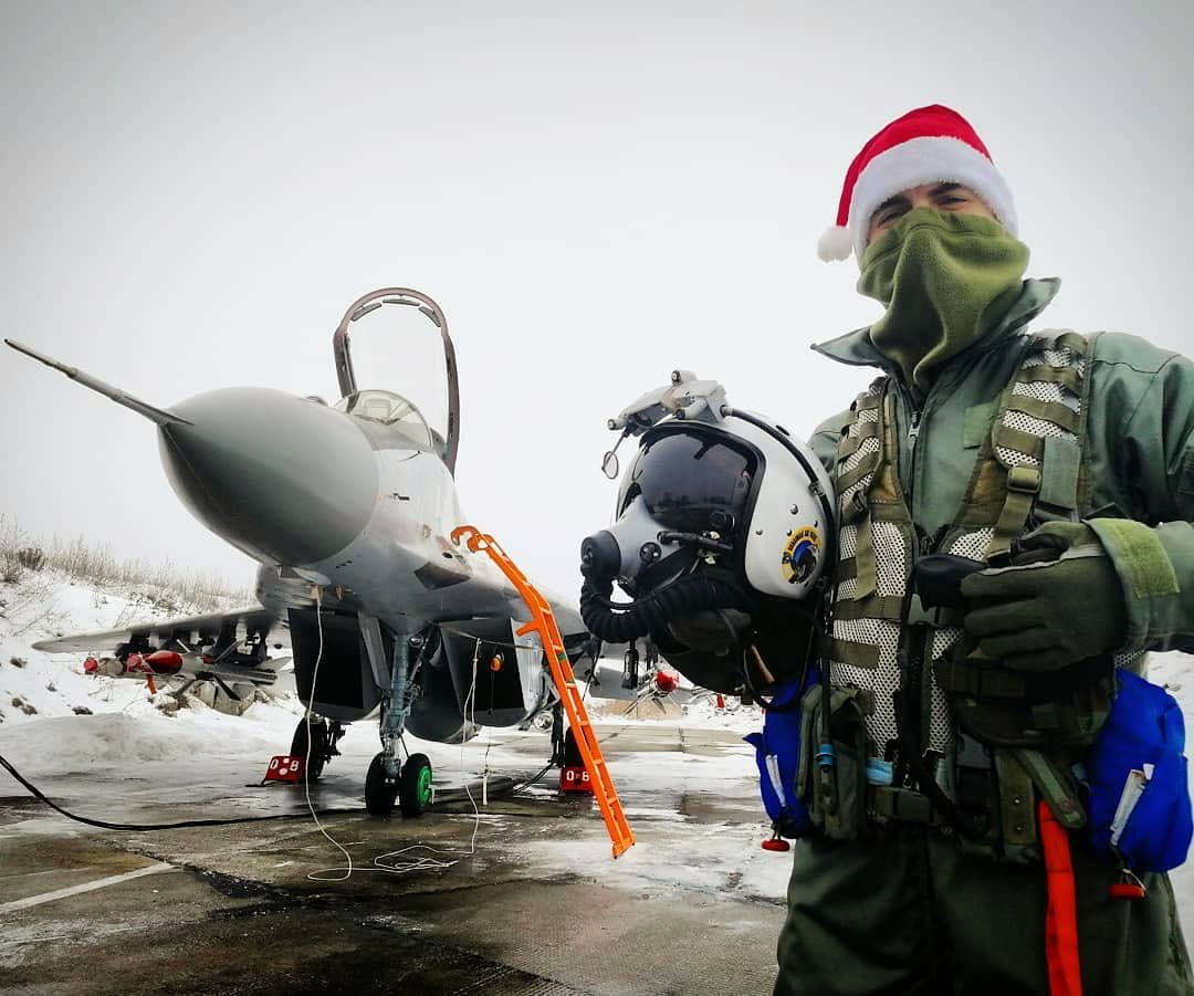DefenceU's tweet photo. He's making a list
He's checking it twice
He's gonna find out who's naughty or nice https://t.co/tlwHw8drEc