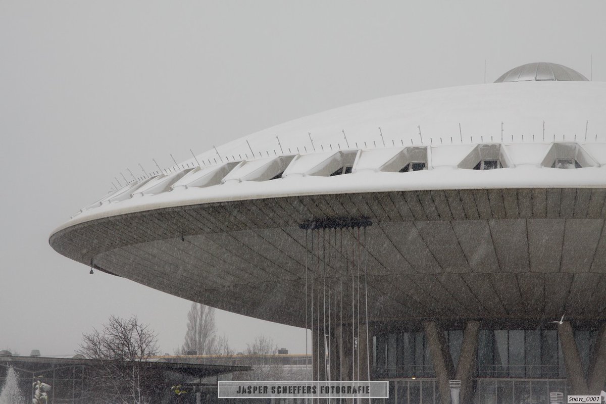 PhotowalkE's tweet photo. Friday, December 30th at 13.30h we will visit Eindhoven's most iconic building, the Evoluon and the exhib Retrofuture. You can join us of course! You will have to buy your own ticket: https://t.co/xG2GYpKcI1 https://t.co/5vi8PTXtCe