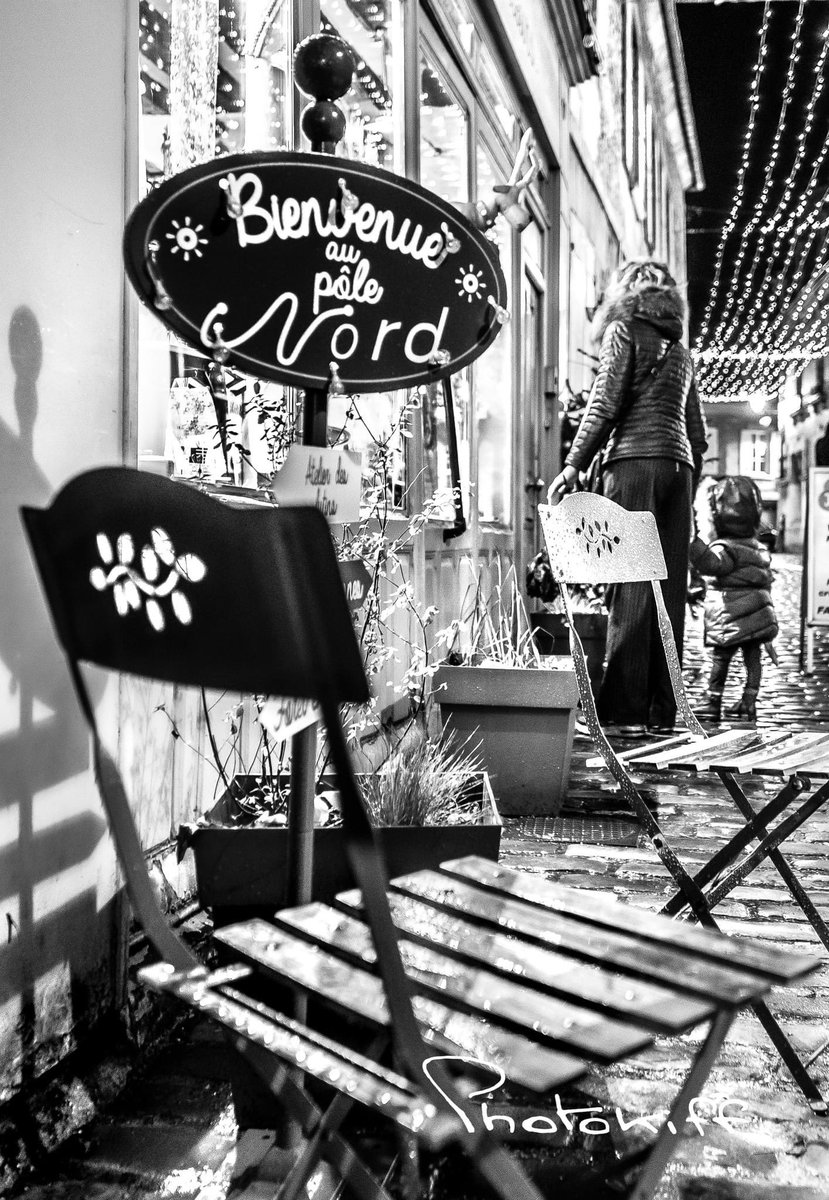 PhotokiffSenlis's tweet photo. Je vous souhaite à Toutes et à Tous un Joyeux Noël ! https://t.co/z1KZFhegl8