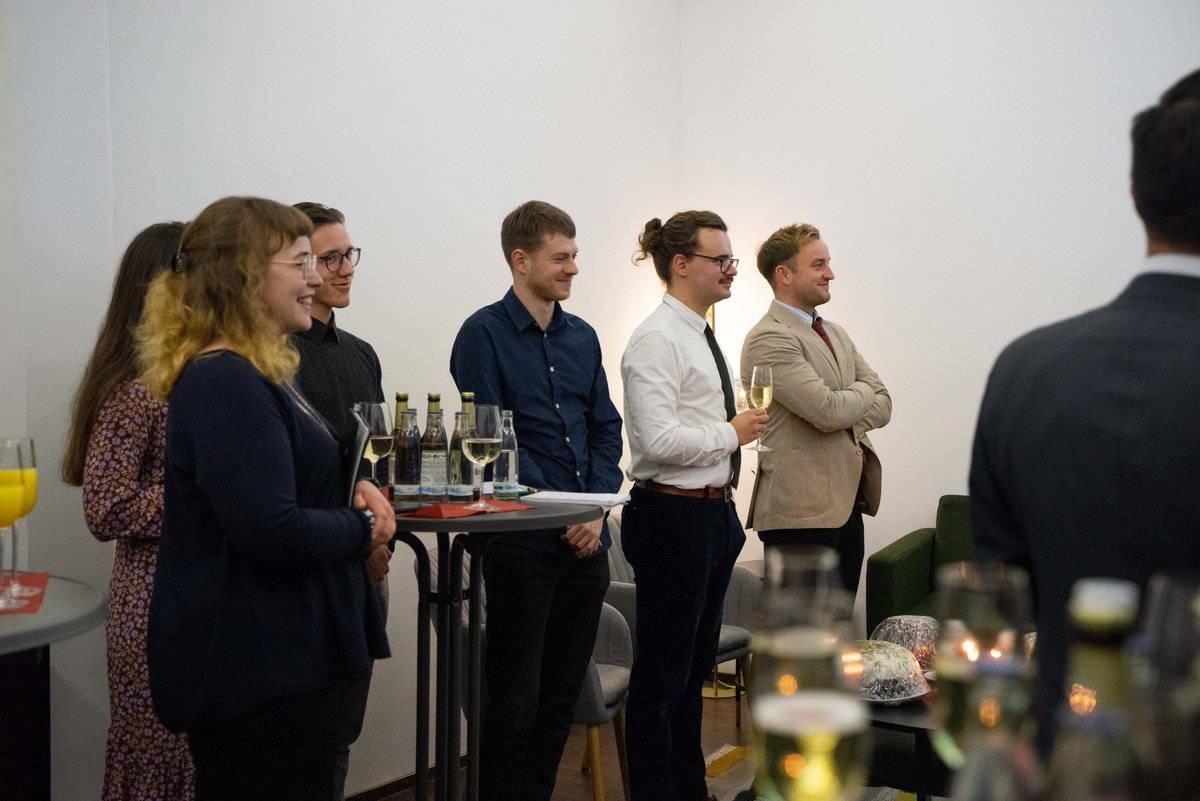 frwopitz's tweet photo. Our fellows write about how to address demographic change through urban gardening, how to re-develop political agency among the politically disenfranchised, or how to engage the role of emotions in transformation processes, and will be published in Volume 2.0 of our EVA-Reports. https://t.co/xJBMVC3Zuh