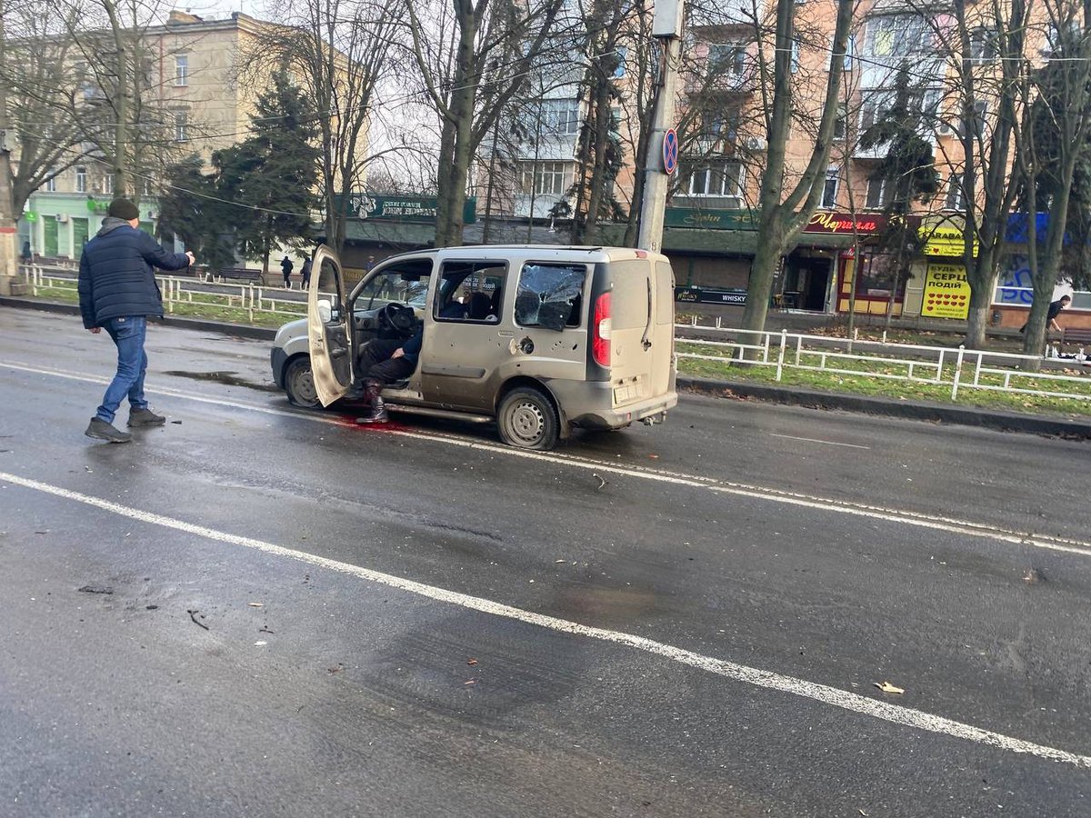 This is not sensitive content – it's the real life of 🇺🇦. Kherson. On the eve of Christmas, in the central part of the city. It's terror, it's killing for the sake of intimidation and pleasure. The world must see what absolute evil we are fighting against. #russiaisateroriststate