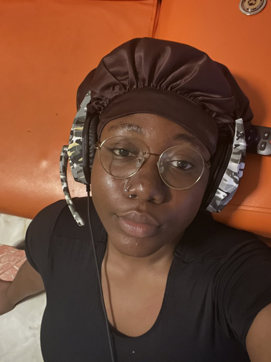 biakunutu's tweet photo. elon trynna kick me out or sumn, idk. i’m trynna get my account back but in the mean time, pls follow this one. trynna find my mutuals! https://t.co/lgNgvKI3u6