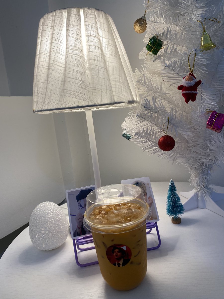 kookvForeve12's tweet image. #Christmastreewithtinyboy งานน่ารักน้ำอร่อยมากๆเจ้าของงานก็น่ารักมากๆเลยงับคนน้อยที่ถ่ายรูปสวยมากๆแวะมากันน้า