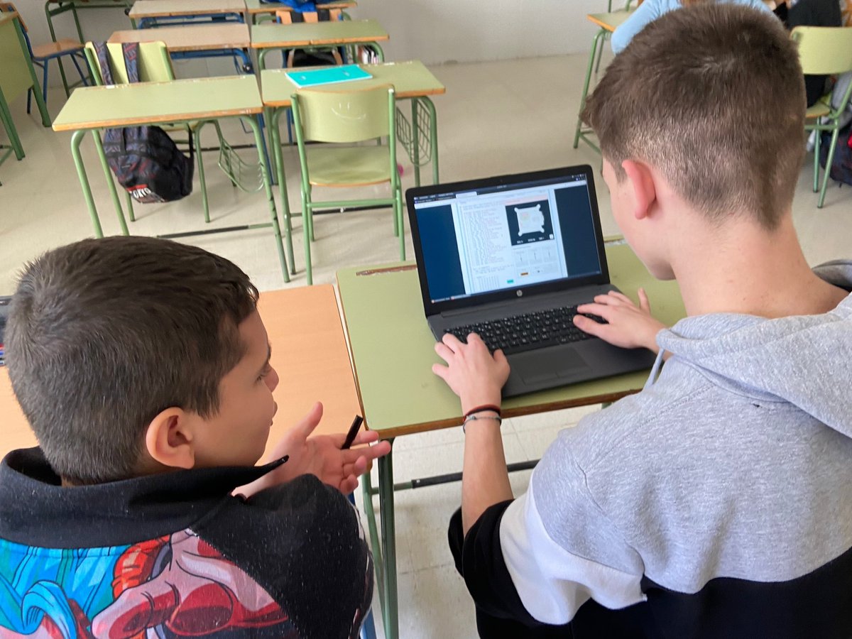 iesjarifa's tweet photo. 🛰️¡En el IES Jarifa hemos comenzado el desafío Mission Zero para recordarles a los astronautas de la ISS la flora y fauna de su hogar! #STEAM #PensamientoComputacional #Aeroespacial https://t.co/lEAtM7Fgon