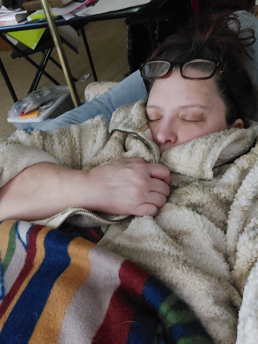 rcronebach's tweet image. FURNACE BROKEN !!!
55-yr old female #Veteran of the USAF. Unemployed, #disabled. North Cbus. Furnace won't stay on. House is freezing (50°). No family, no $$ to fix. Can someone PLEASE help ? #ChristmasMiracle