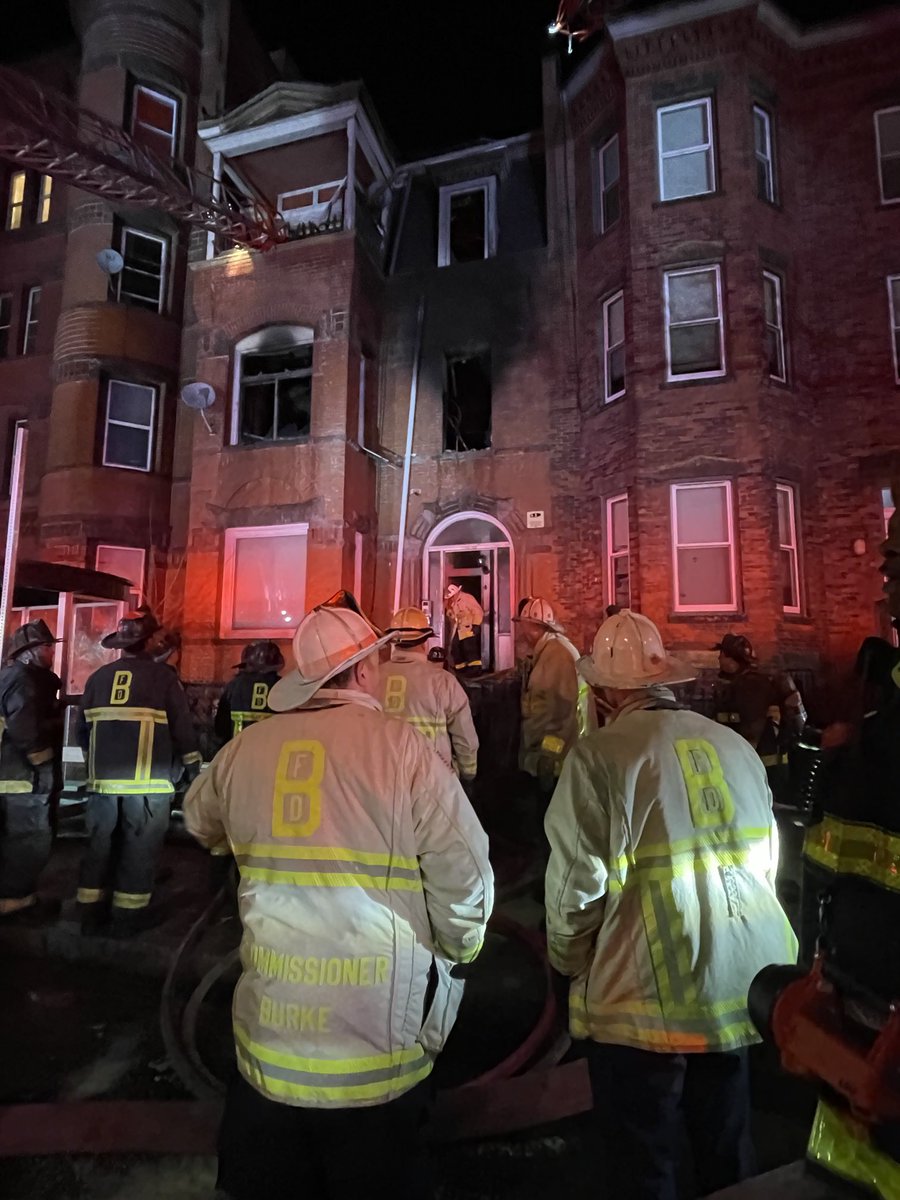 BostonFire's tweet photo. The current temperature is 10 degrees. Companies are now trying to make up frozen hand lines &amp; ground ladders in frozen bunker gear. Commissioner Burke is on scene at 314 Warren St. &amp; working with BPD to make notifications. https://t.co/lVQ0XpYKss