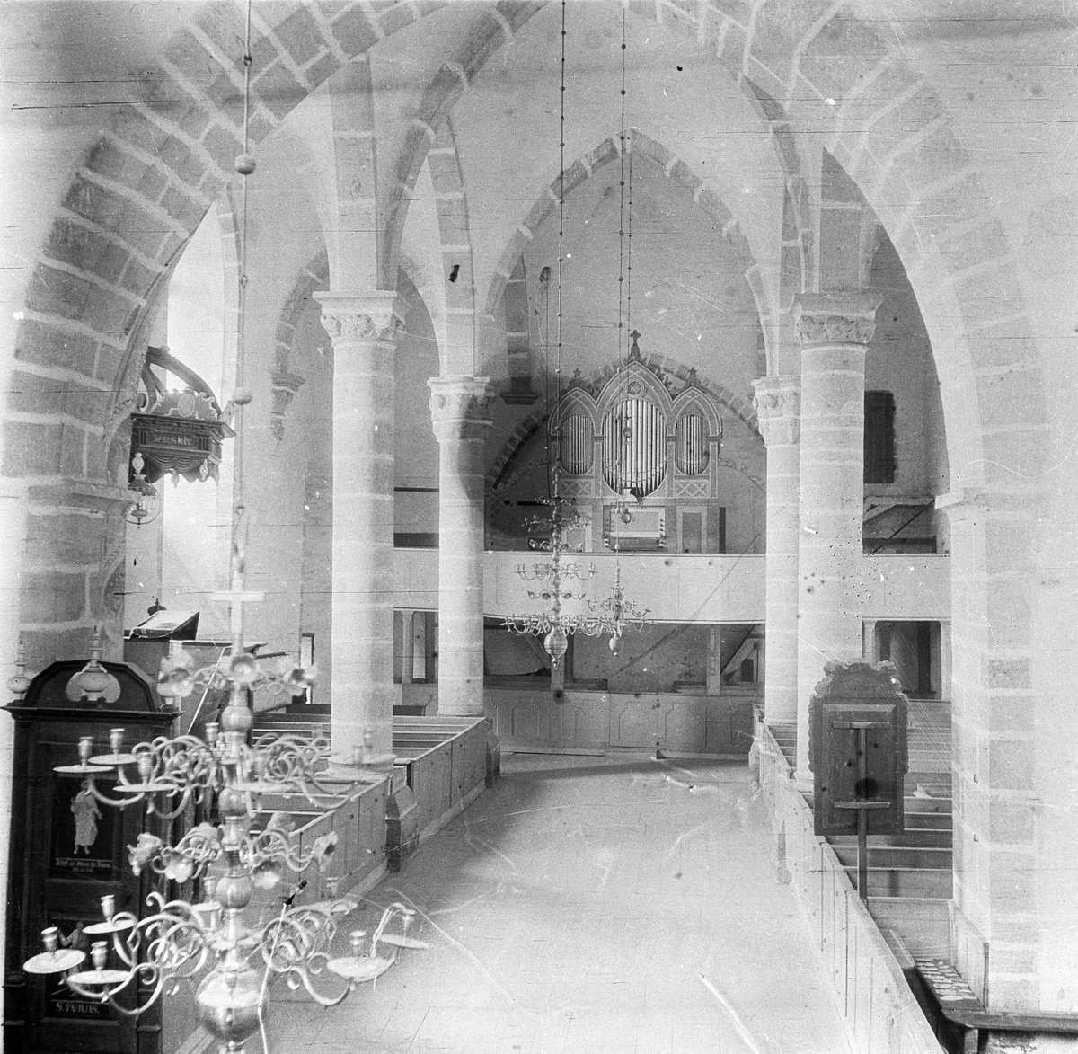 Väte kyrka, Gotland
Interiör

Svensk arkitektur: kyrkor, herrgårdar med mera fotograferade av Arkitekturminnesföreningen 1908-23.
digitaltmuseum.se/011015012359