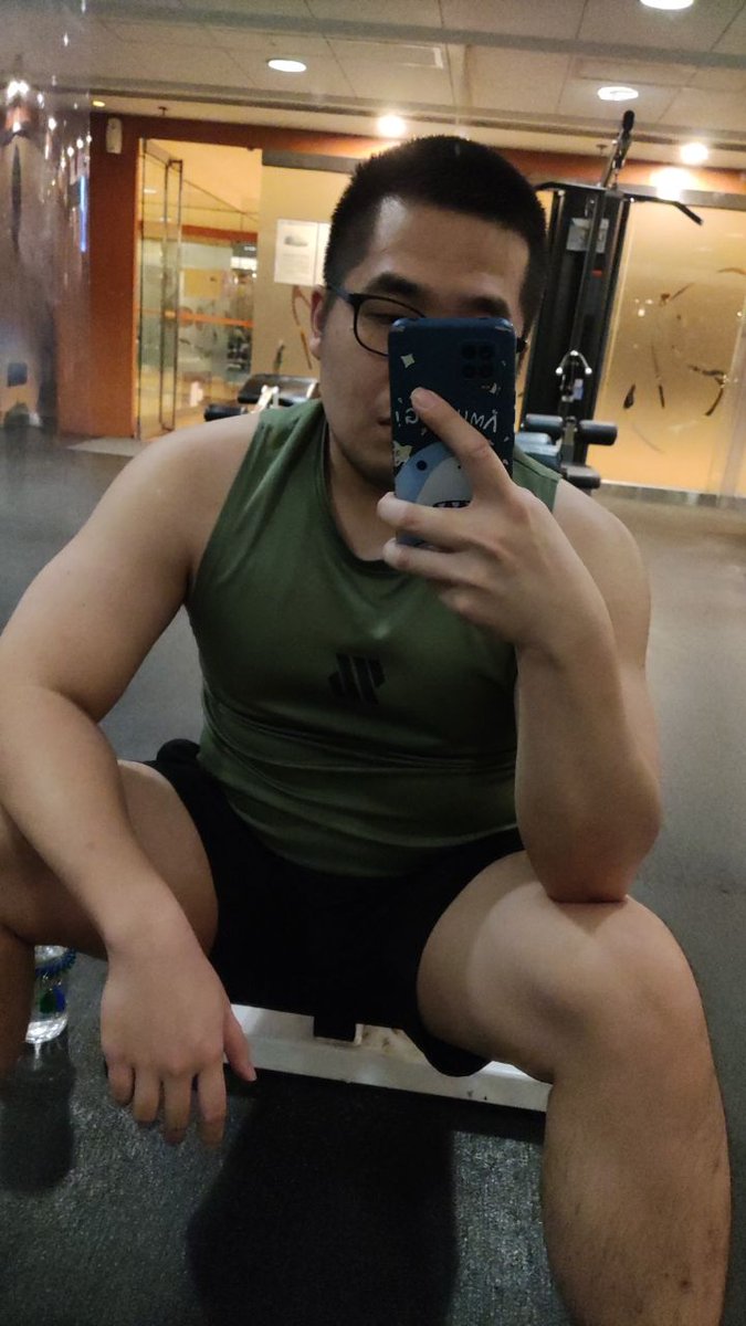 Lonely christmas.... 
有主收賤奴嗎