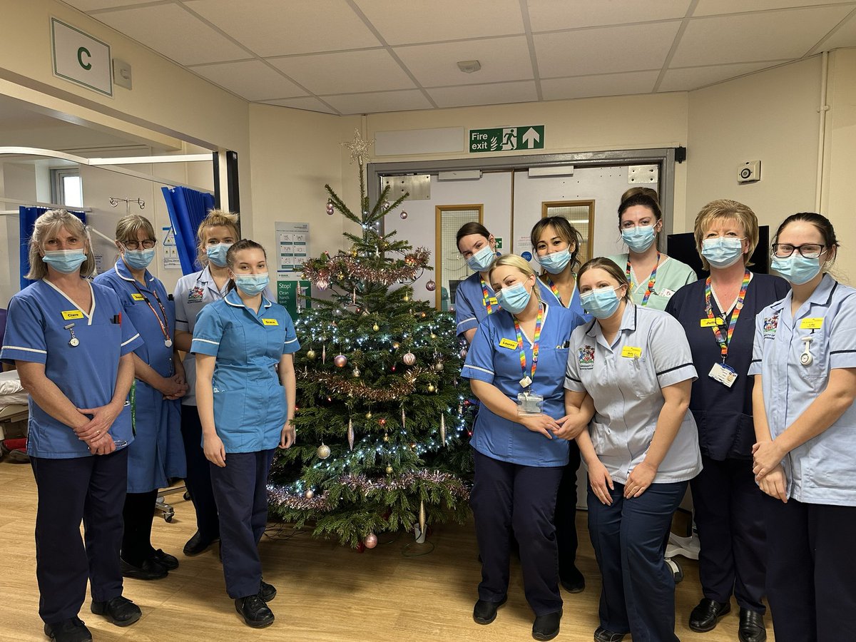 HarveyJ68's tweet photo. #MerryChristmasEve from TeamTivoli #bestteam #allworkingtogether @gloshospitals @TivoliHazelton @chopra_pov @RebeccaOfford @mjcoyle21 @NettletonJeremy- team Urologists 💙❤️ https://t.co/HiUzG8sa7t