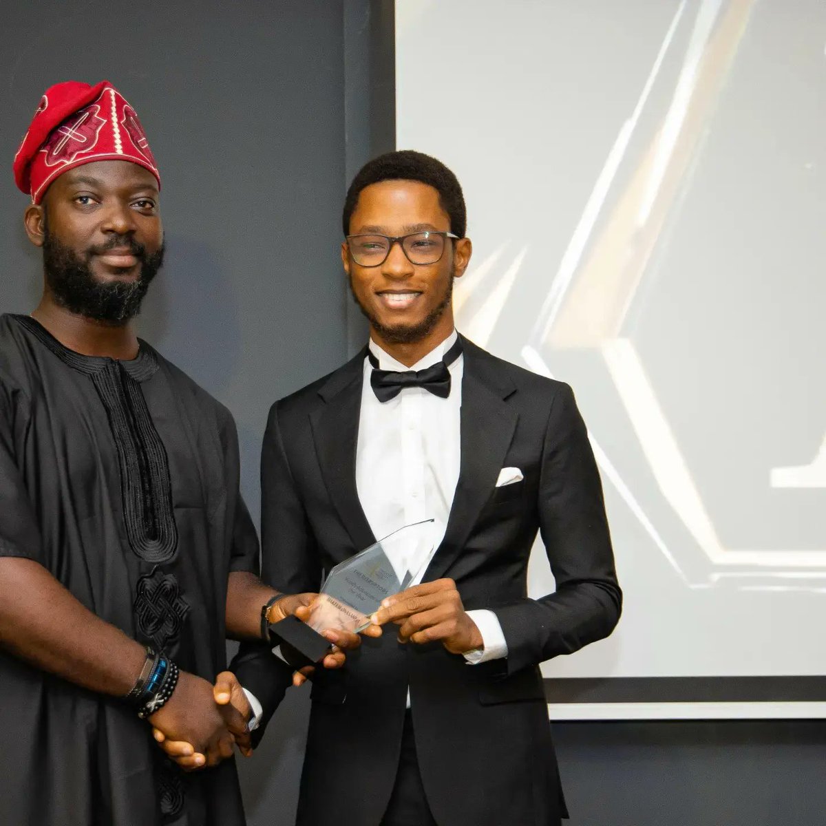 HakeemOnasanya's tweet image. To whom much is given, much is expected 

Indeed an honor to have been recognised, nominated and won the award as the Youth Advocate of the Year at the 2022 Lagos Youth Awards. Thanks to everyone who voted