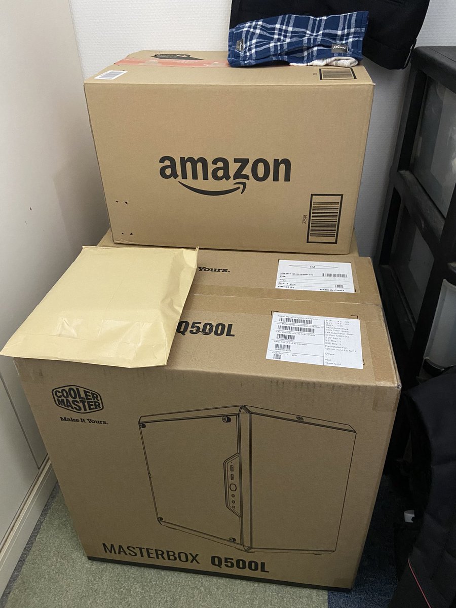 keoly_n's tweet photo. 30分でテキトーに考えて買ったpc組み立てていきたい👀
組み立て方も大学に授業で1回やっただけだし、そもそもパーツが合ってるのかすら分からん🤣🤟 https://t.co/ZxG7KsUuJ3