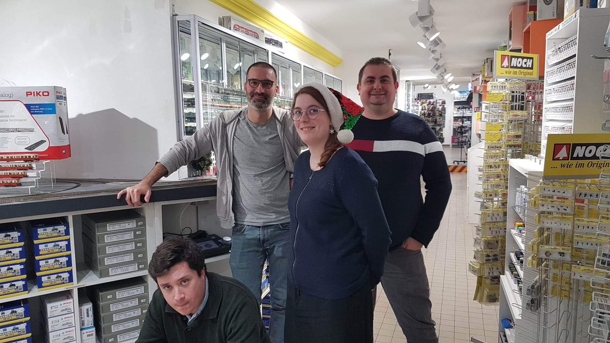 #joyeuxnoel

Toute l'équipe de PARIS Modélisme vous souhaite un joyeux Noël et d'excellentes fêtes de fin d'année 🎄
#modelismeferroviaire #modellbahn #trainminiature #modelisme