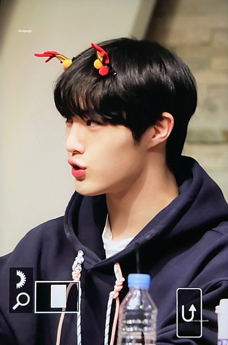 luvpage98's tweet photo. 221224 🥹🤍..

#CIX #현석 #HYUNSUK https://t.co/522ckGe3BM