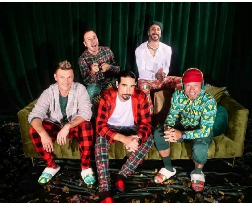 KrisztiNickBSB's tweet photo. Merry Christmas to my boys! π
ππΌβ€οΈβ€οΈβ€οΈβ€οΈβ€οΈβ€οΈ @backstreetboys @nickcarter @aj_mclean @kevinrichardson @howied @brian_littrell #AVeryBackstreetChristmas #MerryChristmas #MerryChristmasEve #MerryXMas #MerryXMas22 https://t.co/jjm3G2kBFg