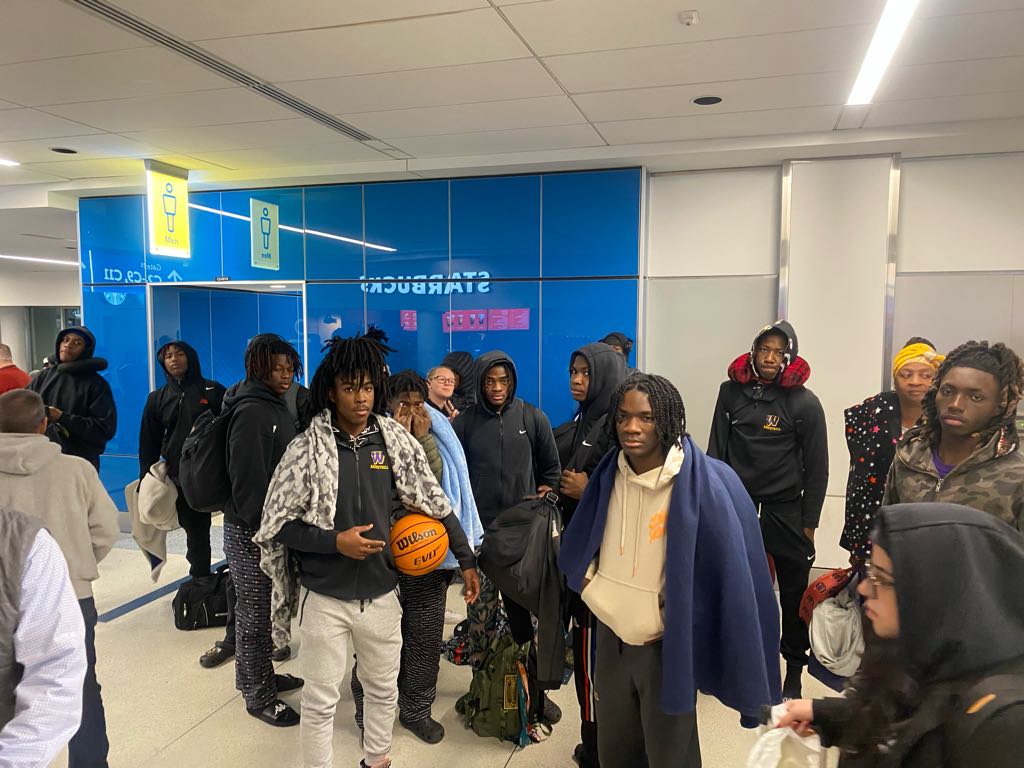 Cpowell15's tweet photo. 🤞🏽🙏🏽 RT @TigersHoop: THE TIGERS HAVE LANDED IN CHARLOTTE!!!!
💜💛💜💛💜💛💜💛
#WeAreWilson
#WilsonU
@Cpowell15 @tigers_wilson https://t.co/l44tN0Np3e
