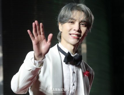 Mone_Suh's tweet photo. #쟈니루키즈공개9주년축하해
#9YearsWithJohnny
가좍들아
꿈인가요?
서쟈니 회깔머리? https://t.co/ROxHpKBk0l