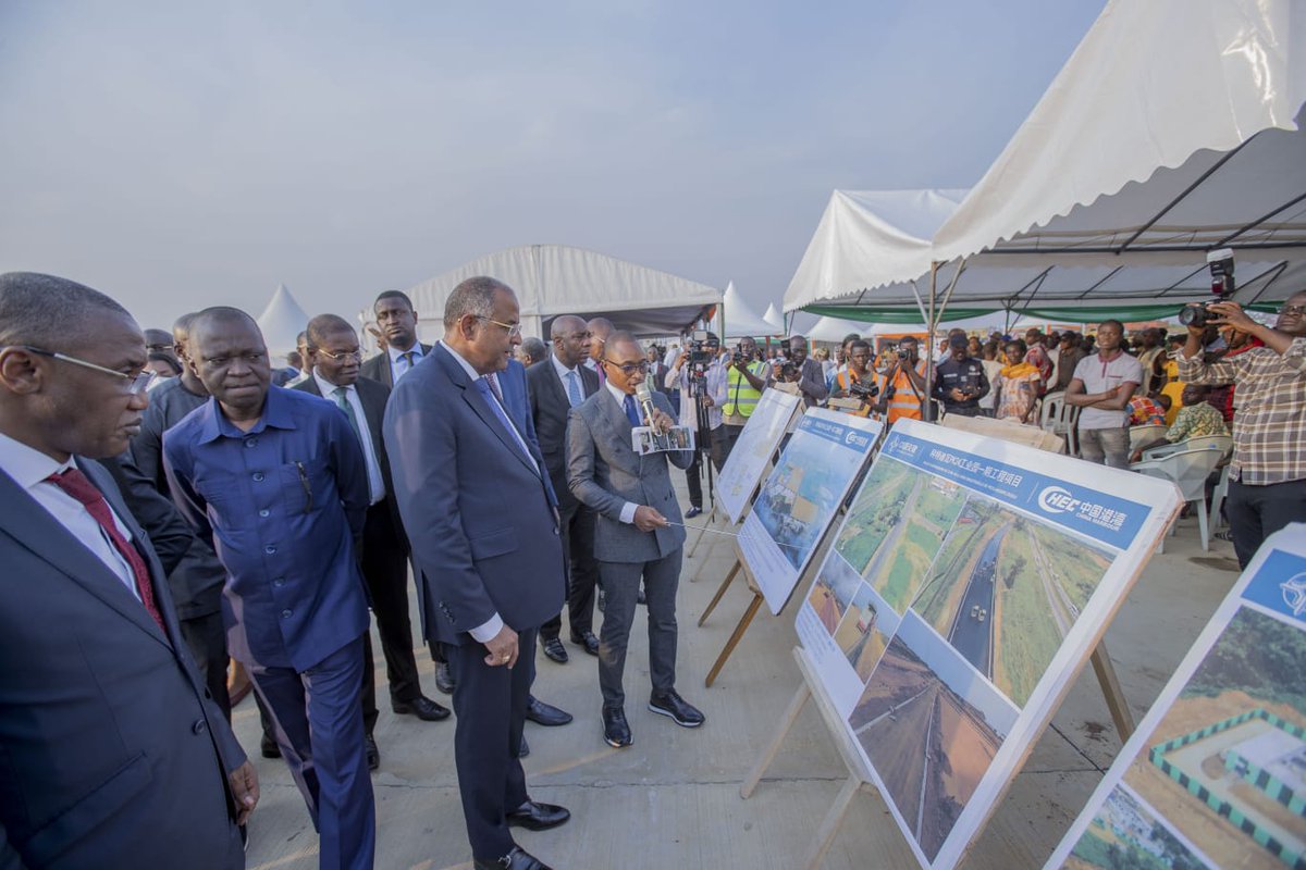 ACHIPatrick4's tweet photo. La + GRANDE zone industrielle de la 🇨🇮 prend son envol à Akoupé-Zeudji !
Aux portes d'Abidjan &amp; de son dynamisme, elle sera tournée aussi vers nos régions de l'intérieur.
Ce sera + d'opportunités pour nos entrepreneurs, + d'emplois pour notre jeunesse !
#AuTravail #OnAvance🏭👷🏿‍♂️🇨🇮 https://t.co/aY5Go8wkWI