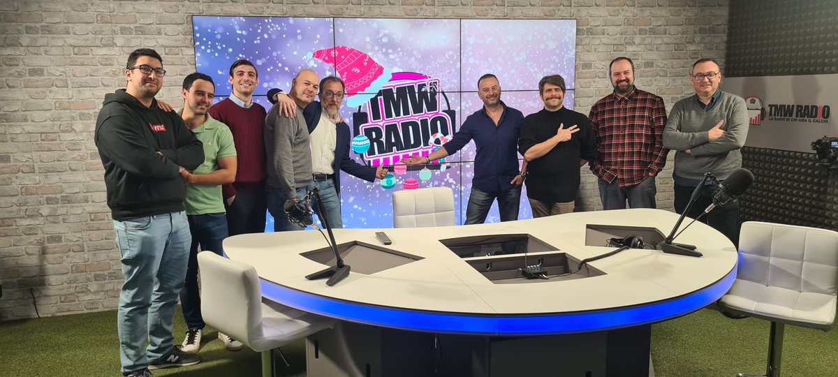 🎄 Tanti #auguri di #BuonNatale dalla squadra di #TMWRadio

🔴 #Live 12-16 anche alla #VigiliadiNatale 

🎙️ <a href="/sticoale/">Alessandro Sticozzi</a> + <a href="/AndreaMollas/">@AM7</a> + <a href="/dariodefenu/">Dario De Fenu</a> 

🎯 Tutto il meglio del 2022 del #calcio e non solo...