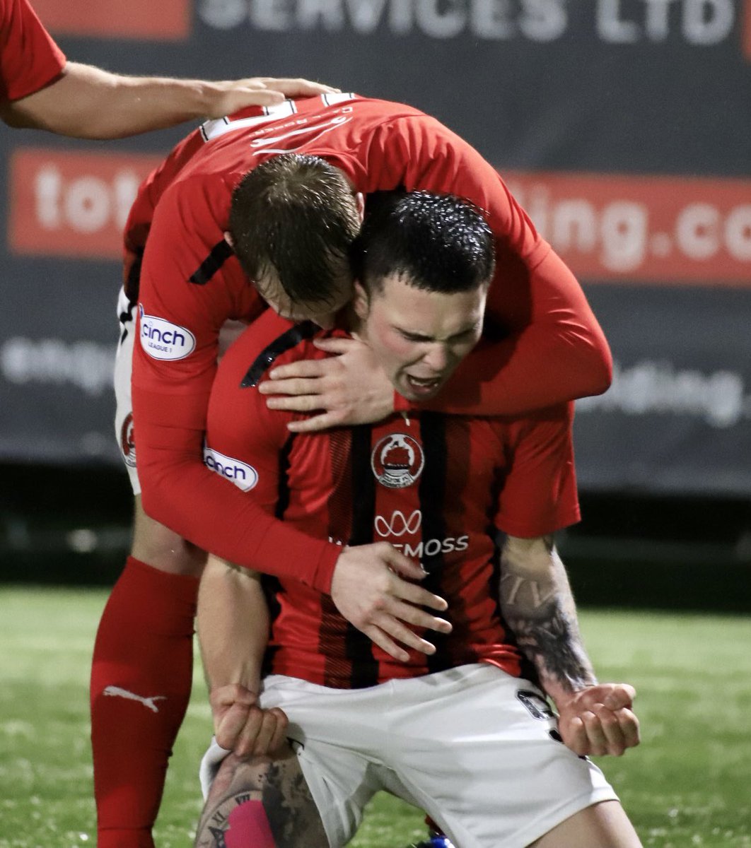 ClydeFC's tweet photo. 😁 // @JordanAllan_9 https://t.co/OskeLQjw56