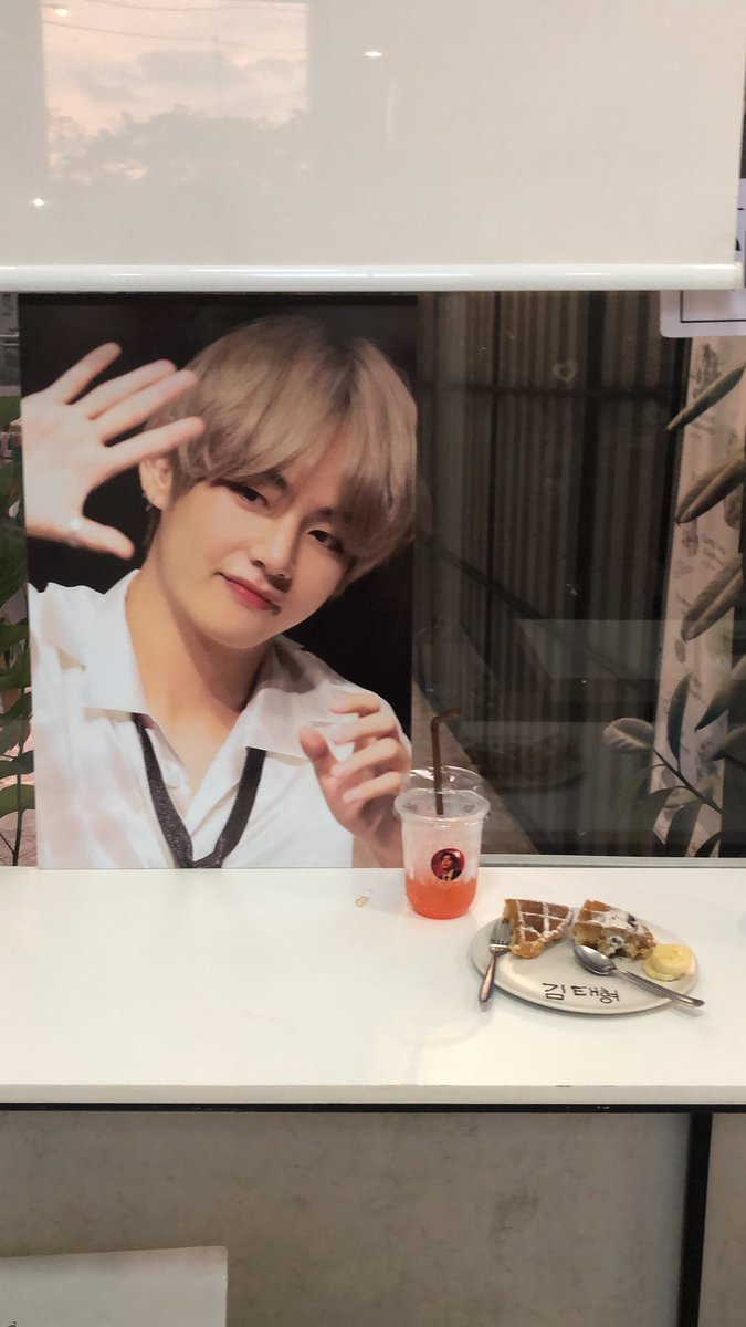 iluvkookv_'s tweet image. งานน่ารักมากกกขนมก็อร่อยยย #Christmastreewithtinyboy