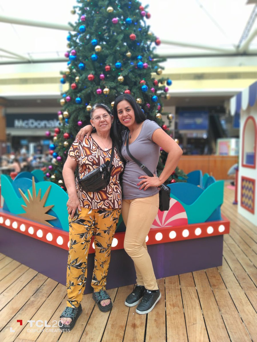 Mabi59622288's tweet photo. @C5N #MiFotoDeNavidad.Con mi hija Romi😘. https://t.co/anF8NJRi6B