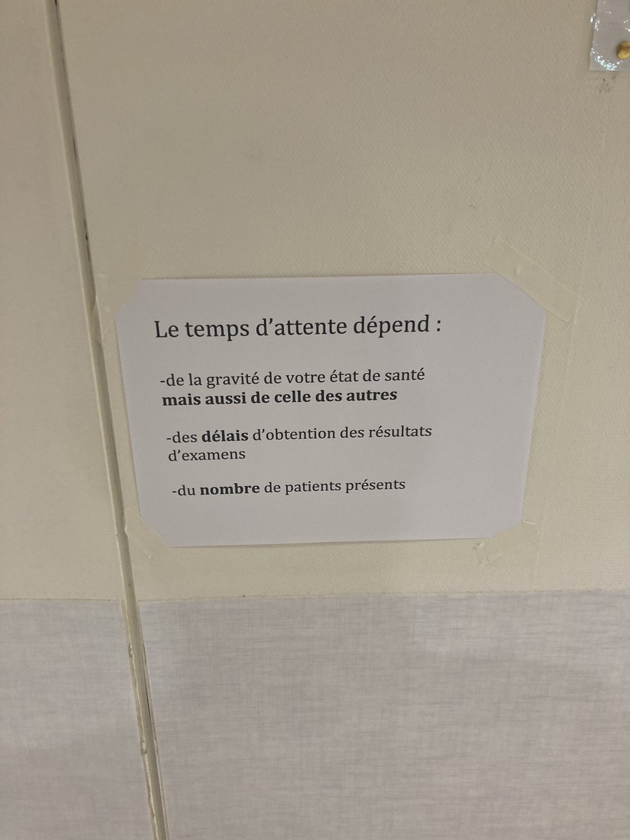 Lekryptonien's tweet photo. Il y a quelques jours l’un de nos médecins a mis des affiches dans le couloir d’attente de nos urgences,en espérant qu’elle soient vraiment lues 🤞🏻#urgences https://t.co/Jy83bNqmbi