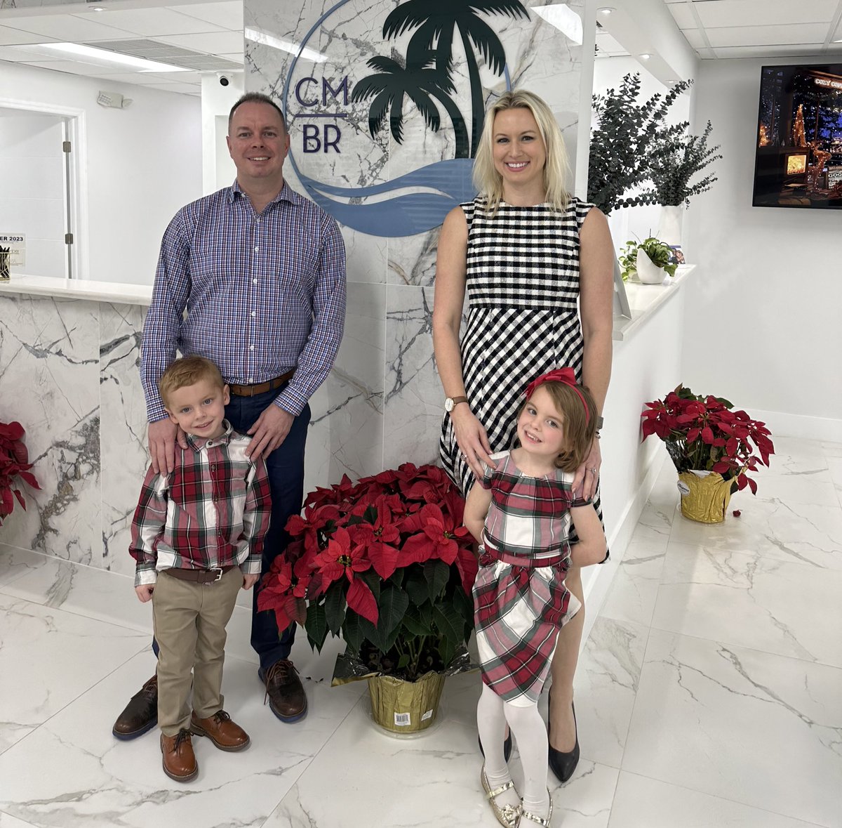 cmbocaraton's tweet photo. Merry Christmas and Happy Holidays from Dr. Caitlin Prickett and Concierge Medicine of Boca Raton! #cmbr #merrychristmas #happyholidays https://t.co/Ph1i62T3SN