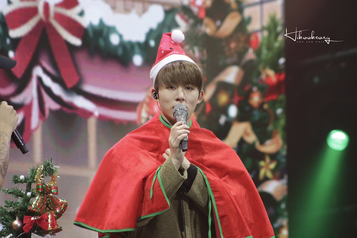 hikooksong's tweet photo. 𝑀𝑒𝓇𝓇𝓎 𝒞𝒽𝓇𝒾𝓈𝓉𝓂𝒶𝓈🎄

#김한빈 #비아이 #BI #HANBIN

@shxx131bi131 https://t.co/mjFr51nXeF