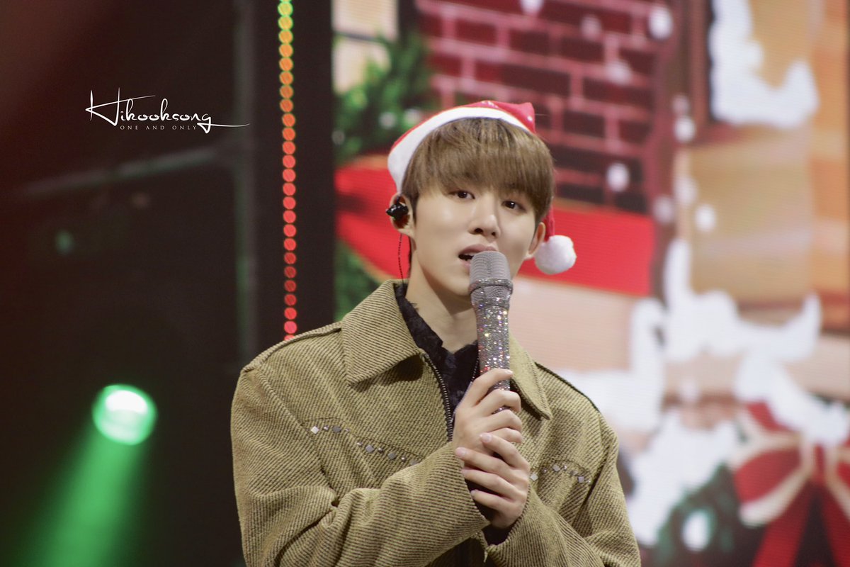 hikooksong's tweet photo. 𝑀𝑒𝓇𝓇𝓎 𝒞𝒽𝓇𝒾𝓈𝓉𝓂𝒶𝓈🎄

#김한빈 #비아이 #BI #HANBIN

@shxx131bi131 https://t.co/mjFr51nXeF