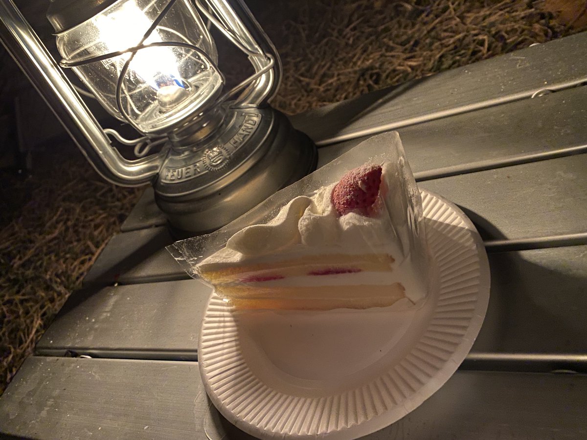 zyz1_k's tweet photo. クリスマスキャンプ！
彼女なんておらんわ！メリークリスマス！！ https://t.co/01NHDztuUk