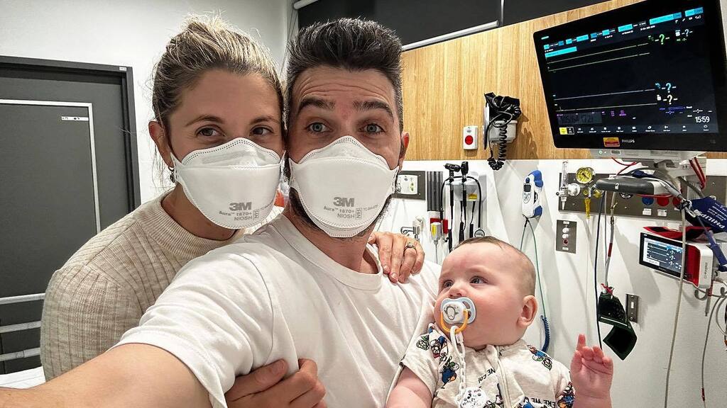 Text book Xmas Eve for the little man 🤦🏻 merry bloody Xmas 🎄 🎅🏻