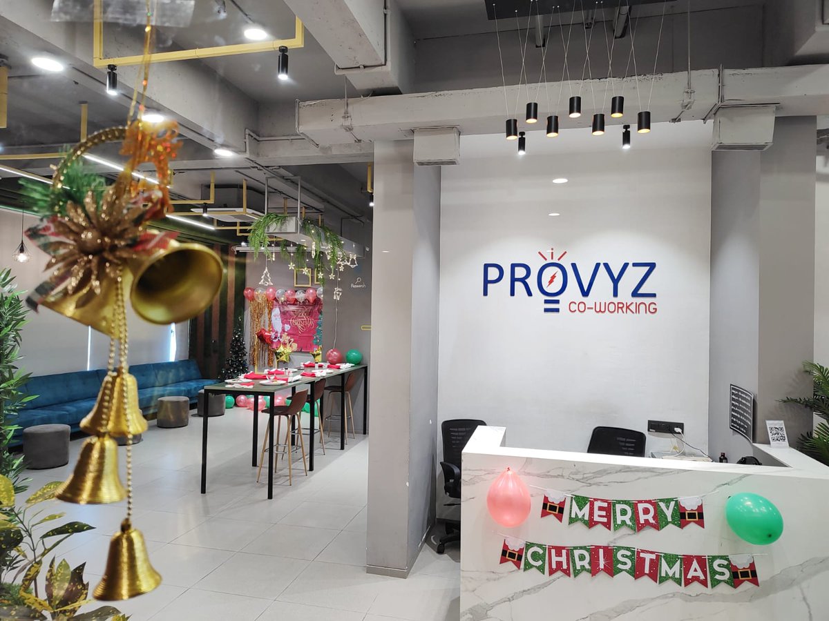 Provyzcoworking's tweet photo. Doesn’t the sound of bells put you in a Christmasy mood too..Jingle Bell, Jingle Bell, Jingle All the Way…🎼🎹🎶🎵
#Christmas #provyz #Christmas2022 #christmastime #christmasdecorations #christmaswishes #christmaswithcoworkers #coworkingspace #coworking #officespace https://t.co/mLplwxrUVs