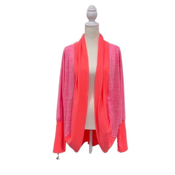 SusanPruett15's tweet photo. So good I had to share! Check out all the items I'm loving on @Poshmarkapp from @thegraceful_co #poshmark #fashion #style #shopmycloset #vanillastar #hayden #bluminapparel: https://t.co/RAk6g4q22E https://t.co/7RcDkZzA8u