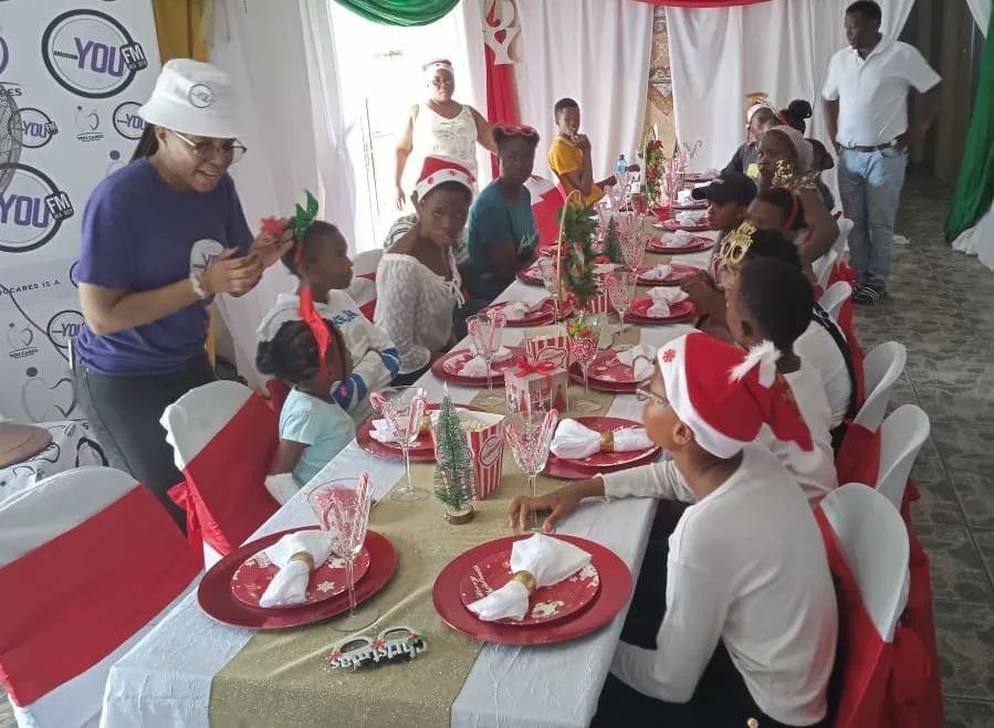 YOUFM898's tweet photo. #YOUCARES making Christmas special at Rakatane place of safety in Tlhabane. 
YOUFM team spread joy and happiness by hosting a Christmas party for the children. A fun-filled day with games, treats, a special lunch and Christmas gifts for each child. 

Wishing YOU a Merry Christmas https://t.co/msqb88cdc1