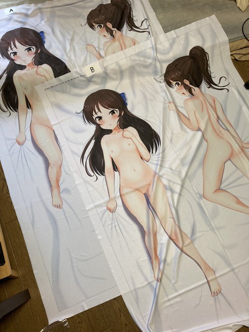 ありす抱き枕カバーの校正が届きました。
本体に被せて確認もしました。バッチリです。めちゃくちゃイイです。感動した😭😭😭🙏🙏🙏🙏

1月9日まで予約受付中です!
https://t.co/FNPFdh2Wzj 