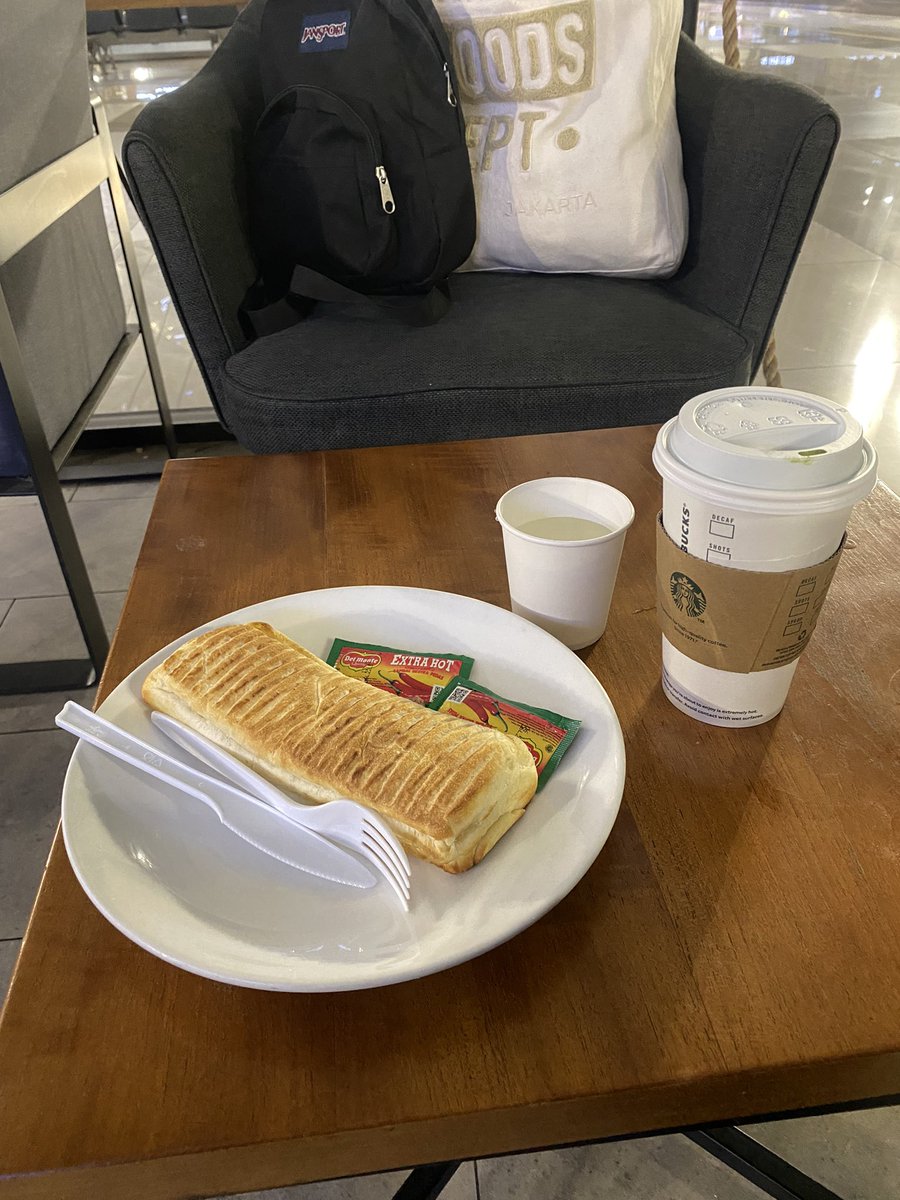 chyntiawp's tweet photo. Ga apa delay, yg penting asupannya Rp.0
This is one of the reasons why I luv sbux🫶 https://t.co/pfZjHjzZ74