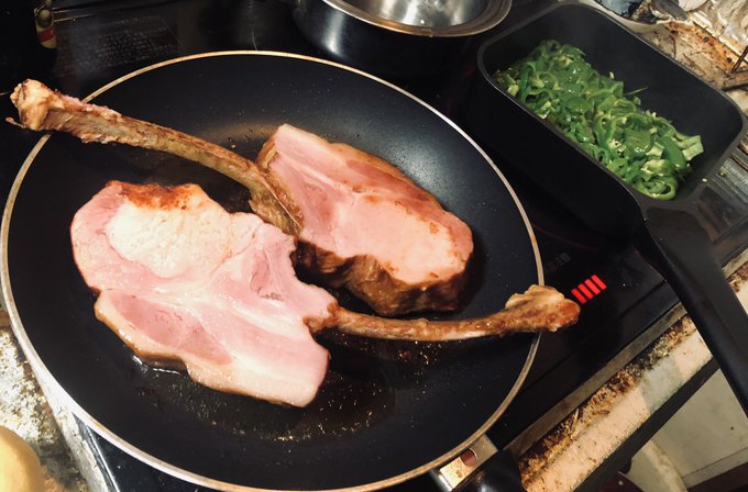 労役の疲労も癒える素晴らしい眺め、これがおれのクリスマスの楽しみよ。 