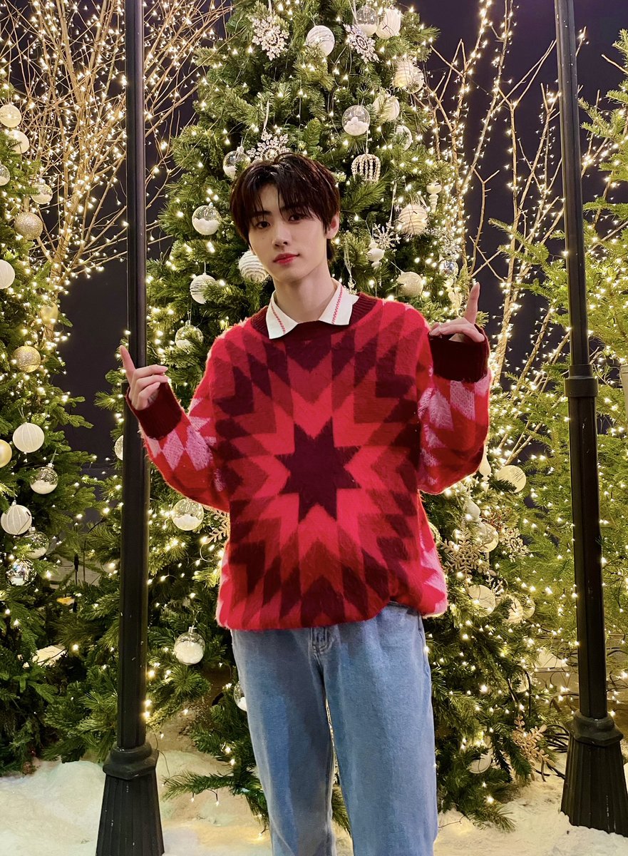 PRODXAiN's tweet photo. ⠀
⠀
          ❪  降雪  ❫    🎸   sns update。 
        ⠀ ⠀ 12 月   24 日   22 年
     ⠀  “ merry christmas everyone
             kindly claim 3k melodies
                                     from me! ” 

⠀ https://t.co/Qw9UJRXVDS
