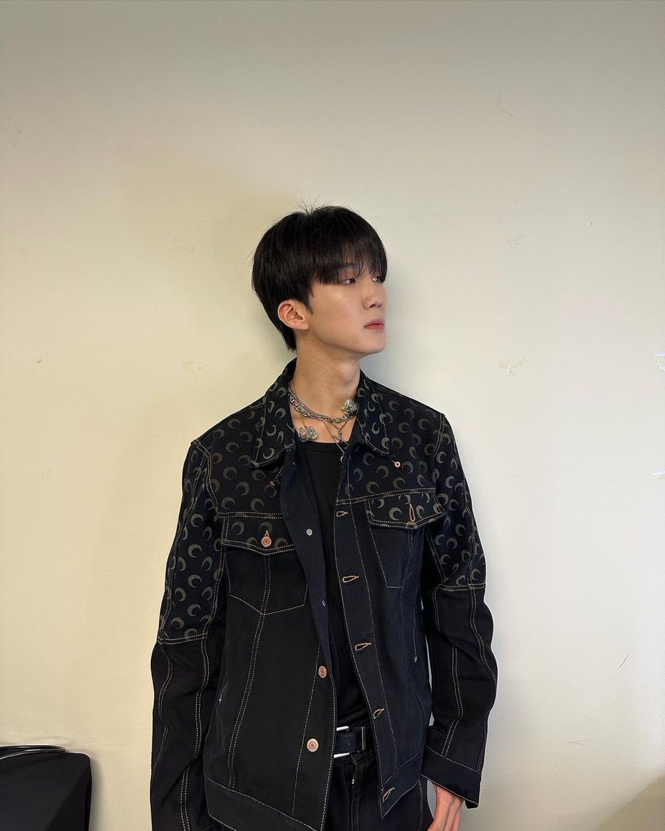 LSHLOOKS's tweet photo. #HOONY #이승훈 https://t.co/irttCnoEQU