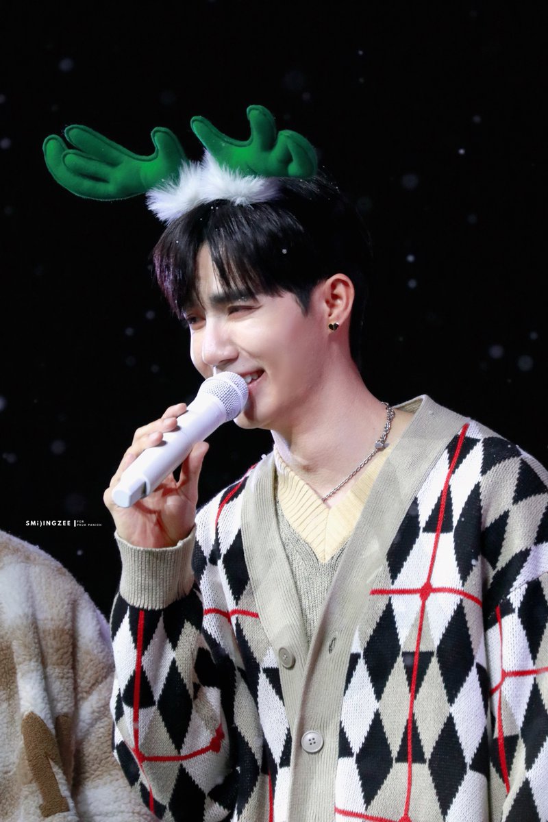 smilingzp's tweet photo. 221224 - ZeeNuNew NetJames PARTY
#THEFACESHOPXMASPARTY

Santa, doesn’t you miss a little deer? 🦌

#ZeePruk #ZunShine https://t.co/qAcMcfdoqI