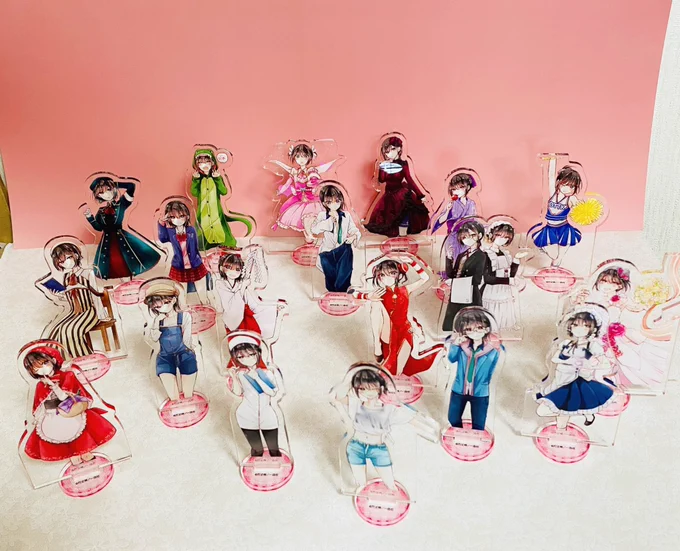 週末&amp;そろそろ冬休みということで、POP-UP SHOPのまいにち日浦アクスタコレクションをご紹介!(通販も始まりました!)邪魔にならない小さめサイズで可愛いです全員並んでるとアイドルグループみたいですね…!日浦坂…おひとつからでもぜひお気に入りのものをゲットしてみてくださいね  