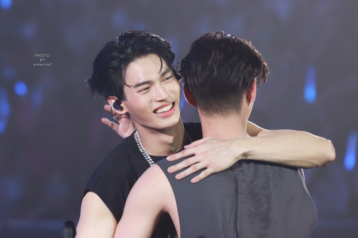 _lelilas's tweet image. น้องวินเก่งมากเลยวันนี้ เก่งที่สุด✨💚

#BrightWinConcert
#winmetawin @winmetawin