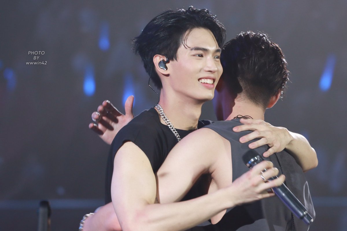 _lelilas's tweet image. น้องวินเก่งมากเลยวันนี้ เก่งที่สุด✨💚

#BrightWinConcert
#winmetawin @winmetawin